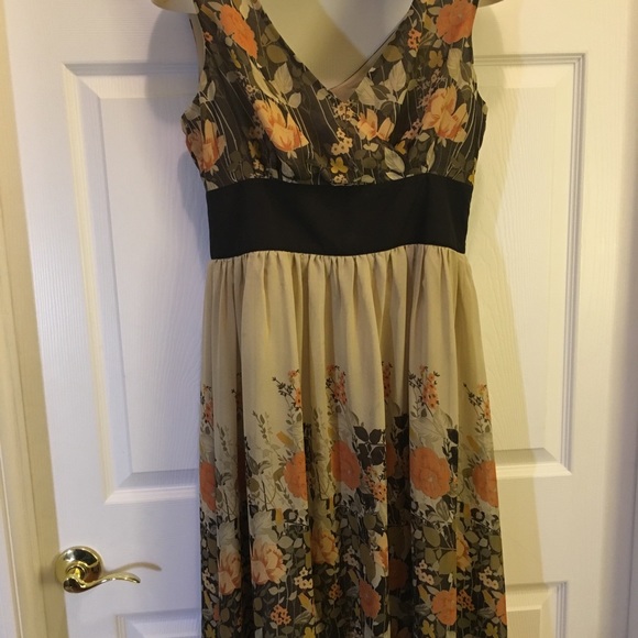 Chadwicks Dresses & Skirts - Chadwick’s Size 8 Floral Patterned Dress